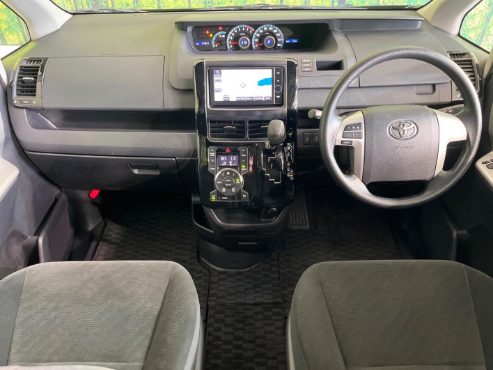 2013 Toyota Noah DBA-ZRR70G (UW-6a223fbabcfba)[28]