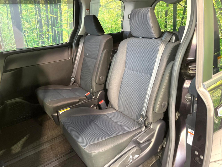 2014 Toyota Noah DBA-ZRR80G (UW-6a223fbb418f4)[25]