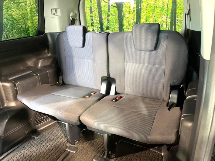 2014 Toyota Noah DBA-ZRR80G (UW-6a223fbb418f4)[27]