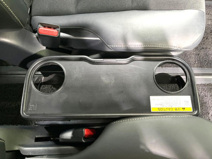 2018 Toyota Noah DBA-ZRR80W (UW-6a223fbfd0e8a)[23]