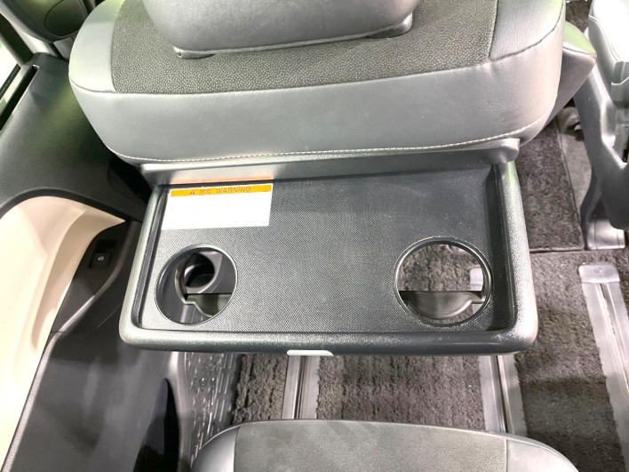 2018 Toyota Noah DBA-ZRR80W (UW-6a223fbfd0e8a)[24]