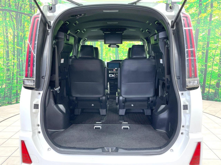 2018 Toyota Noah DBA-ZRR80W (UW-6a223fbfd0e8a)[22]