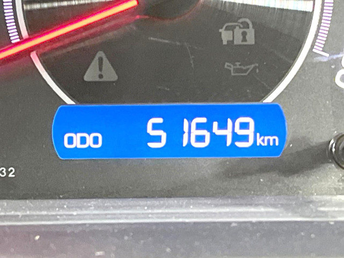 2018 Toyota Noah DBA-ZRR80W (UW-6a223fbfd0e8a)[2]