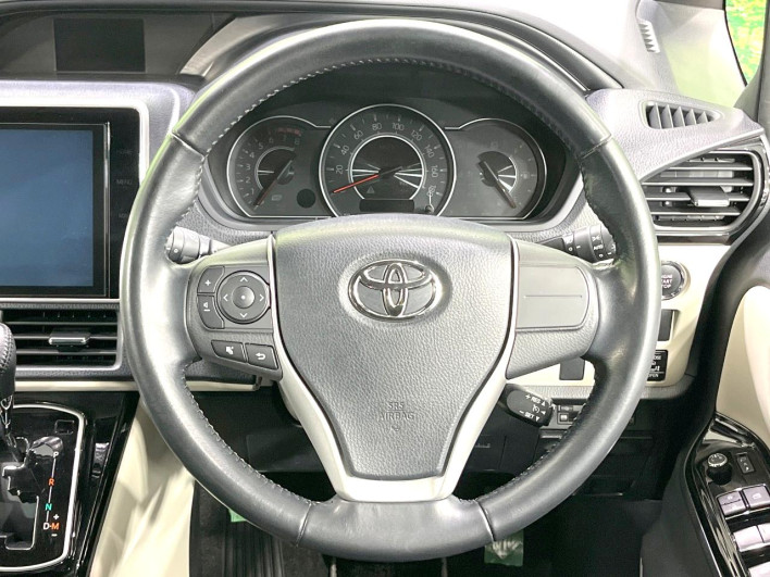 2018 Toyota Noah DBA-ZRR80W (UW-6a223fbfd0e8a)[26]