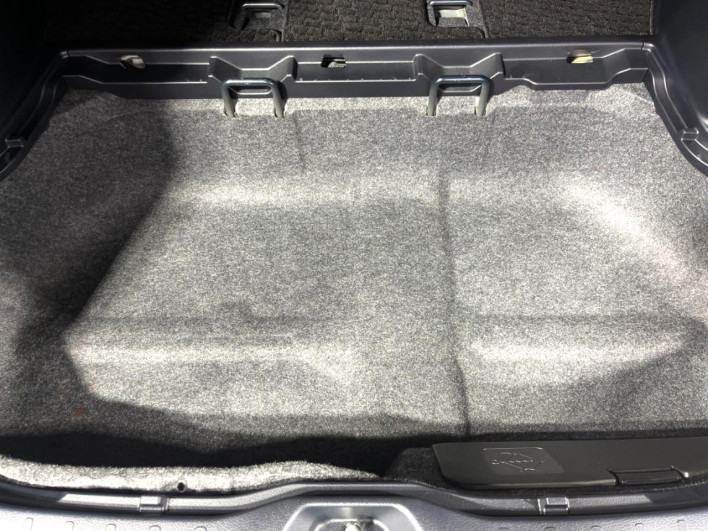 2014 Toyota Voxy DBA-ZRR85W (UW-6a223fc560e6b)[7]