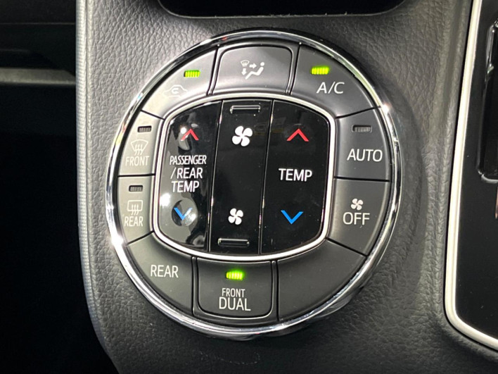 2014 Toyota Voxy DBA-ZRR85W (UW-6a223fc560e6b)[28]