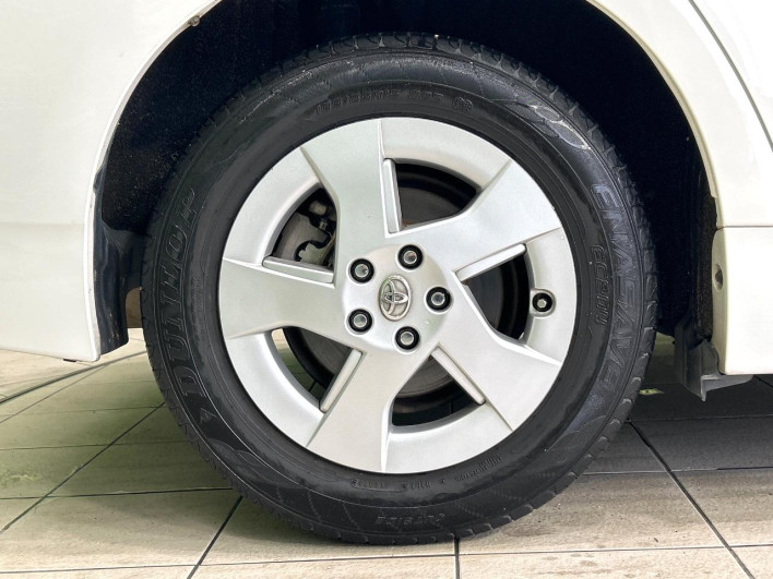 2011 Toyota Prius DAA-ZVW30 (UW-6a223fd2c6c1c)[16]