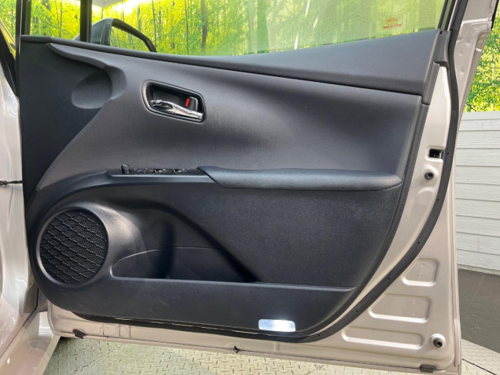 2016 Toyota Prius DAA-ZVW51 (UW-6a223fd7d06b6)[22]