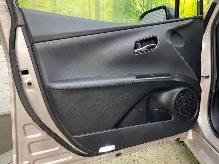 2016 Toyota Prius DAA-ZVW51 (UW-6a223fd7d06b6)[19]