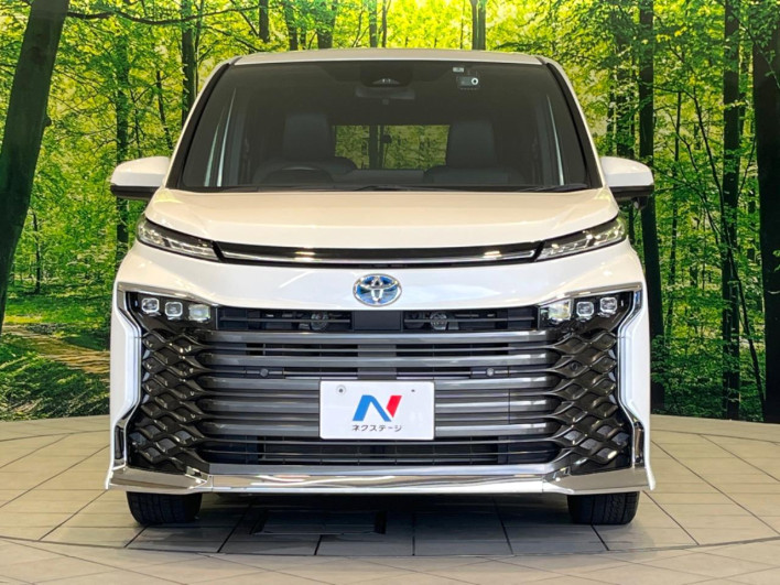 2022 Toyota Voxy 6AA-ZWR90W (UW-6a223fee80847)[12]
