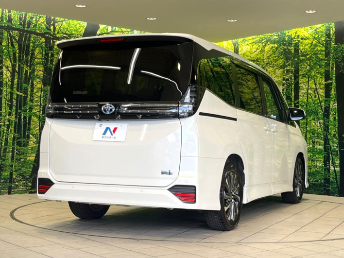 2022 Toyota Voxy 6AA-ZWR90W (UW-6a223fee80847)[17]