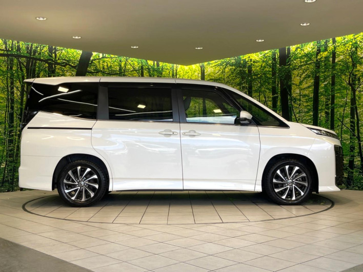 2022 Toyota Voxy 6AA-ZWR90W (UW-6a223fee80847)[18]