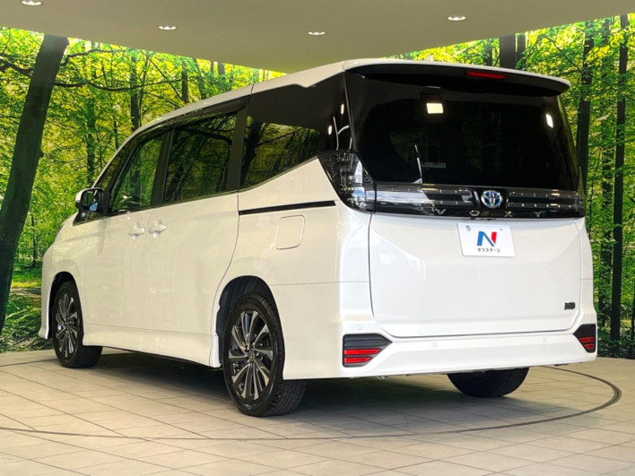 2022 Toyota Voxy 6AA-ZWR90W (UW-6a223fee80847)[15]