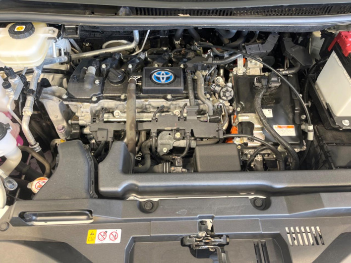 2022 Toyota Voxy 6AA-ZWR90W (UW-6a223fee80847)[4]