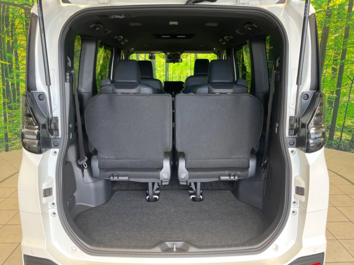 2022 Toyota Voxy 6AA-ZWR90W (UW-6a223fee80847)[24]