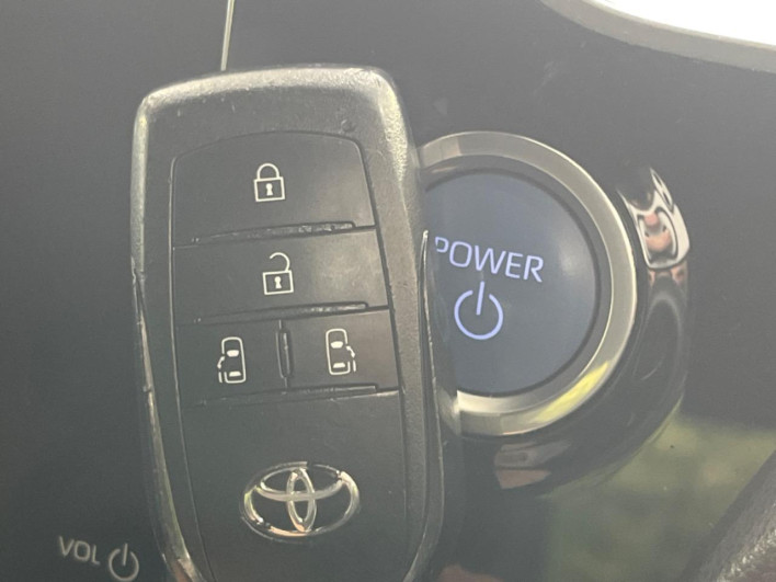 2023 Toyota Voxy 6AA-ZWR95W (UW-6a223fef3e10b)[4]