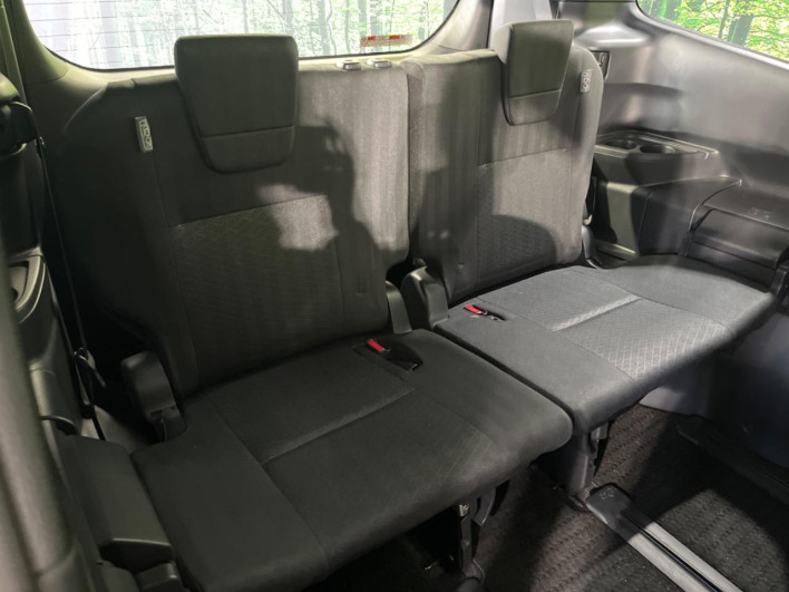 2023 Toyota Voxy 6AA-ZWR95W (UW-6a223fef3e10b)[12]