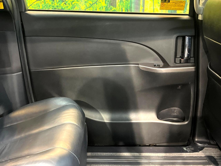 2013 Toyota Estima DBA-ACR50W (UW-6a238ee635d5b)[25]