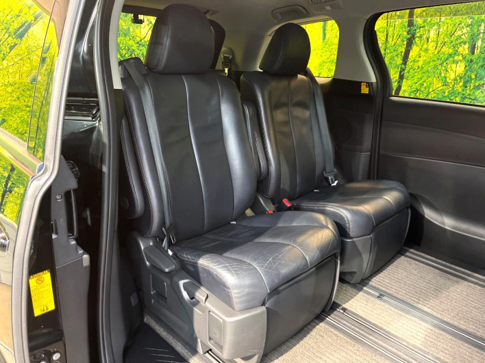 2013 Toyota Estima DBA-ACR50W (UW-6a238ee635d5b)[26]
