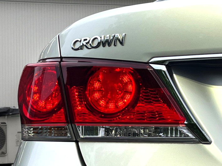 2013 Toyota Crown Hybrid DAA-AWS210 (UW-6a238efd7bd41)[22]