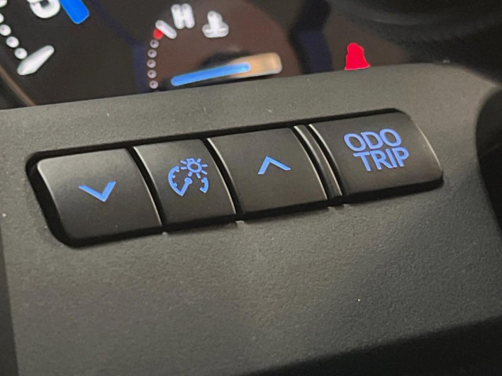 2022 Toyota Alphard Hybrid 6AA-AYH30W (UW-6a238f09647b7)[25]