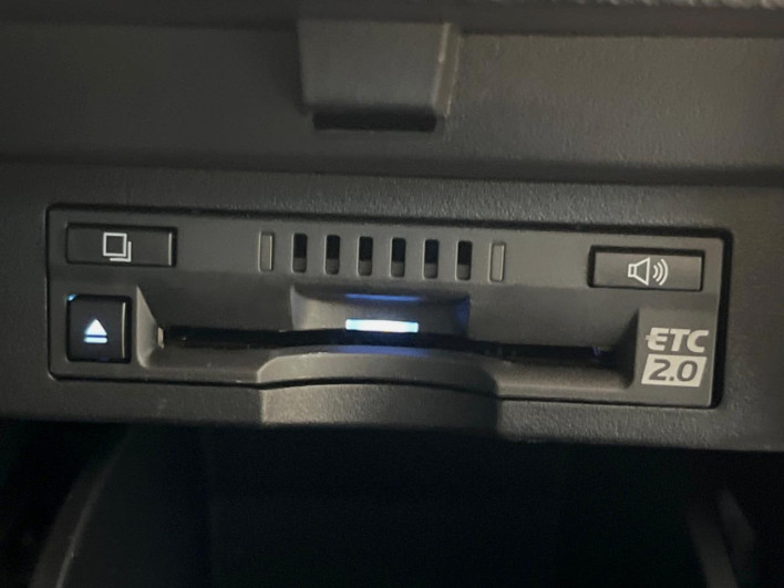 2022 Toyota Alphard Hybrid 6AA-AYH30W (UW-6a238f09647b7)[21]