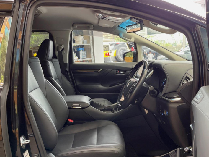 2022 Toyota Alphard Hybrid 6AA-AYH30W (UW-6a238f09647b7)[17]