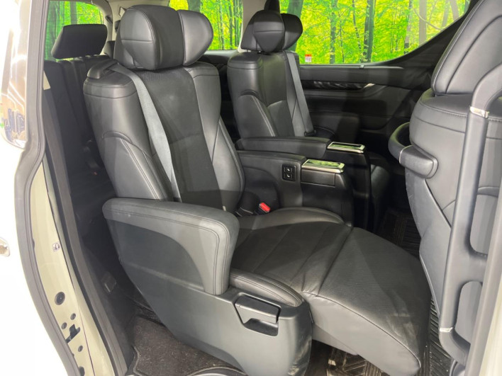 2022 Toyota Alphard Hybrid 6AA-AYH30W (UW-6a238f0997f40)[21]