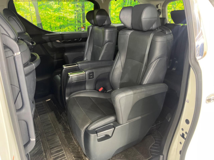 2022 Toyota Alphard Hybrid 6AA-AYH30W (UW-6a238f0997f40)[24]