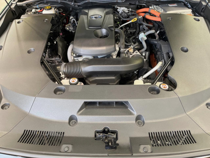 2019 Toyota Crown Hybrid 6AA-AZSH20 (UW-6a238f0c24786)[4]