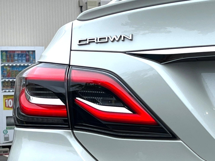 2020 Toyota Crown Hybrid 6AA-AZSH20 (UW-6a238f0d494d1)[21]