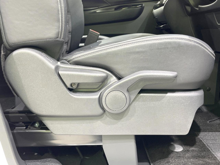 2025 Mitsubishi Delica Mini 5AA-B34A (UW-6a238f1d00297)[13]