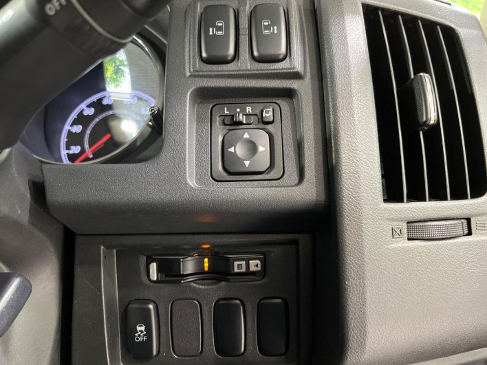 2014 Mitsubishi Delica D:5 LDA-CV1W (UW-6a238f3282f8f)[12]