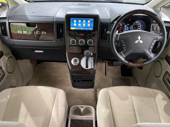 2016 Mitsubishi Delica D:5 DBA-CV5W (UW-6a238f37886a5)[19]