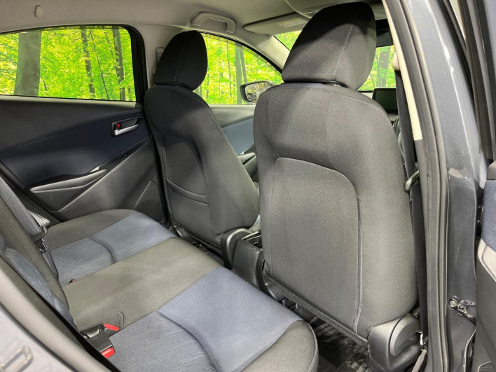 2016 Mazda Demio LDA-DJ5AS (UW-6a238f3c7e60a)[24]