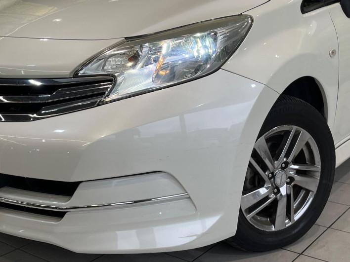 2013 Nissan Note DBA-E12 (UW-6a238f425ac3a)[8]