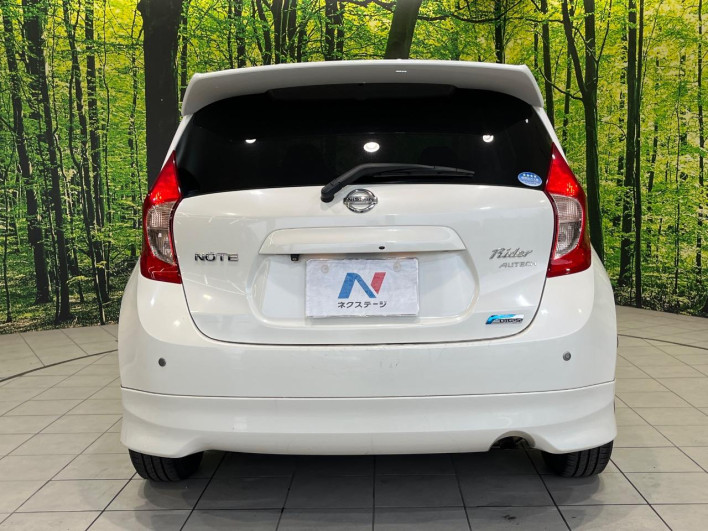 2013 Nissan Note DBA-E12 (UW-6a238f425ac3a)[28]