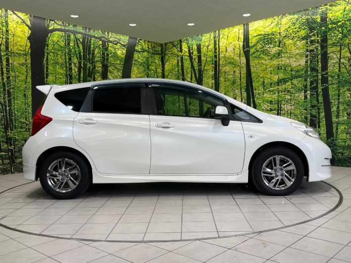 2013 Nissan Note DBA-E12 (UW-6a238f425ac3a)[16]