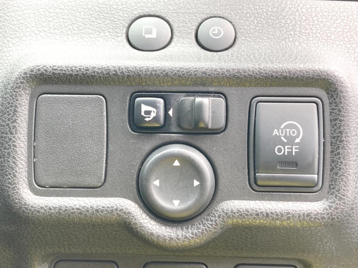 2013 Nissan Note DBA-E12 (UW-6a238f42845fa)[24]
