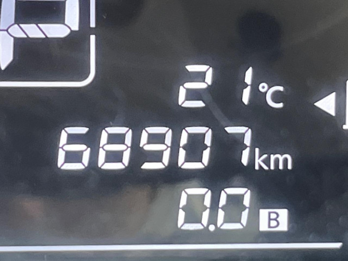 2014 Nissan Note DBA-E12 (UW-6a238f4335008)[2]