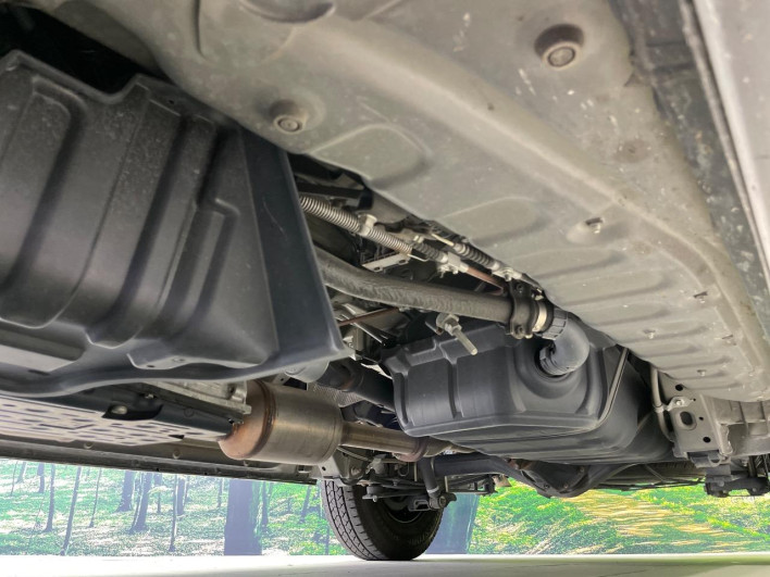 2019 Toyota Hiace Van QDF-GDH201V (UW-6a238f559fa5b)[24]