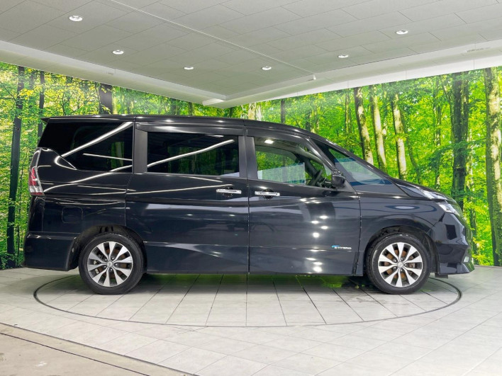 2017 Nissan Serena DAA-GFC27 (UW-6a238f5d6852d)[9]