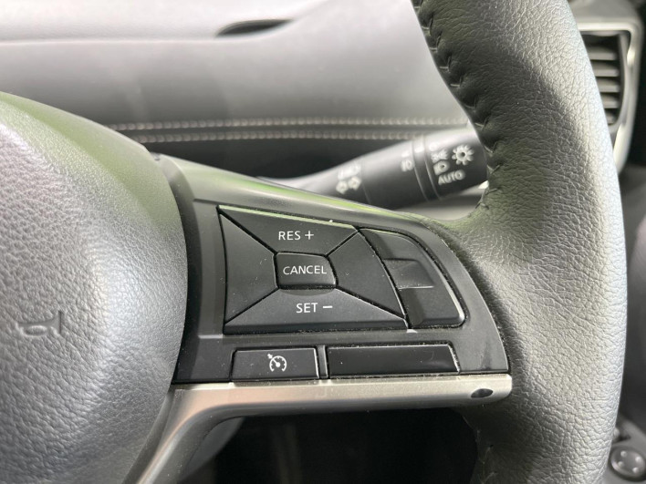 2017 Nissan Serena DAA-GFC27 (UW-6a238f5d6852d)[28]
