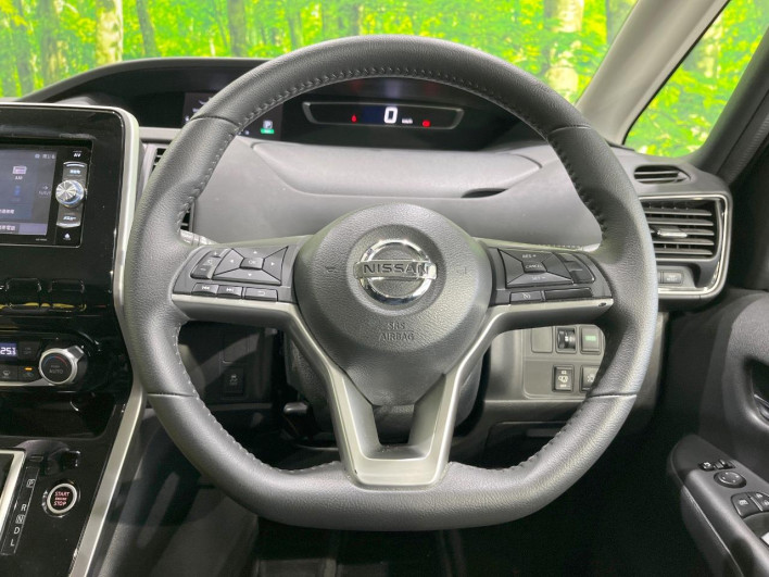 2017 Nissan Serena DAA-GFC27 (UW-6a238f5d6852d)[27]