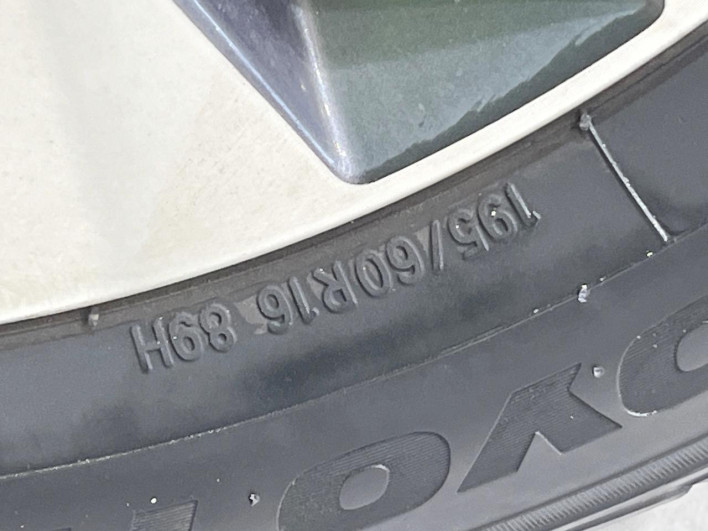 2017 Nissan Serena DAA-GFC27 (UW-6a238f5d6852d)[20]