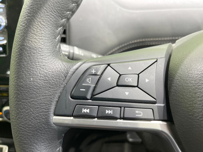 2017 Nissan Serena DAA-GFC27 (UW-6a238f5d6852d)[29]