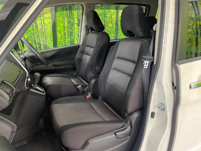 2017 Nissan Serena DAA-GFC27 (UW-6a238f5e75f88)[24]
