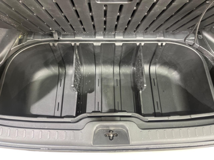 2017 Nissan Serena DAA-GFC27 (UW-6a238f5e75f88)[29]