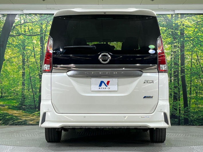 2017 Nissan Serena DAA-GFC27 (UW-6a238f5e75f88)[13]