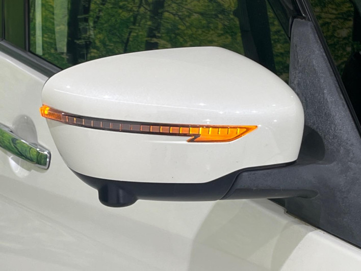 2017 Nissan Serena DAA-GFC27 (UW-6a238f5e75f88)[9]